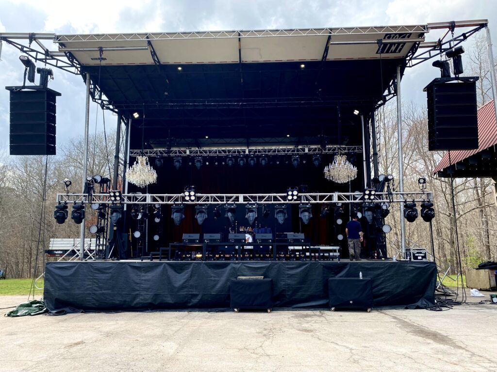 Outdoor stage SL320